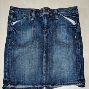 L.E.I. Juniors size 5 Vintage Y2K 2000s Era Short Jean Skirt  5 Pocket Design